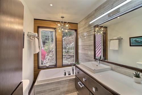 Salle de bains - 1805 Boul. Malcolm-Fraser, La Malbaie, QC - Indoor Photo Showing Bathroom