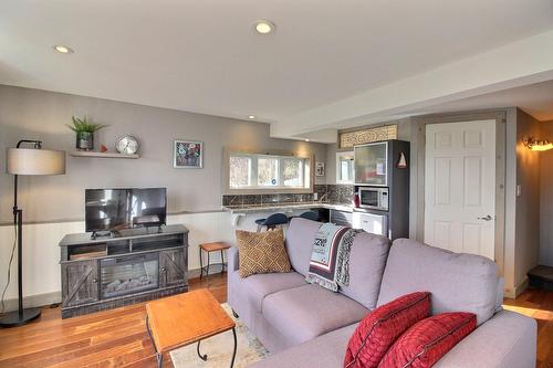 Overall view - 1805 Boul. Malcolm-Fraser, La Malbaie, QC - Indoor Photo Showing Living Room