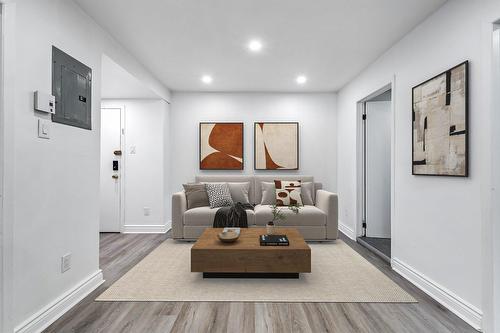 Salon - 2-11711 Boul. Langelier, Montréal (Montréal-Nord), QC - Indoor