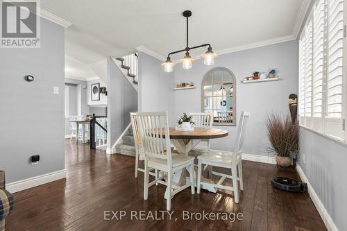 2203 Hunt Crescent, Burlington, ON - Indoor Photo Showing Dining Room
