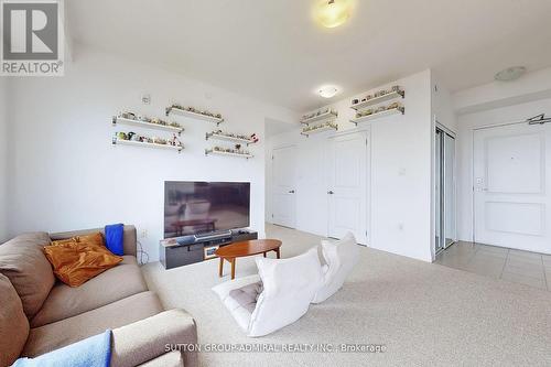 532 - 125 Shoreview Place S, Hamilton, ON - Indoor Photo Showing Living Room