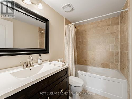 1885 Hindhead Road, Mississauga, ON - Indoor Photo Showing Bathroom