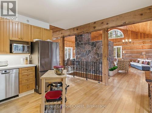 160 14 Concession W, Tiny, ON - Indoor Photo Showing Kitchen