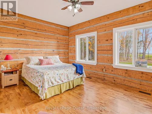 160 14 Concession W, Tiny, ON - Indoor Photo Showing Bedroom