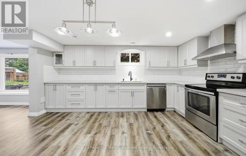 283 Chadburn Street, Oshawa (Central), ON - Indoor Photo Showing Kitchen With Upgraded Kitchen