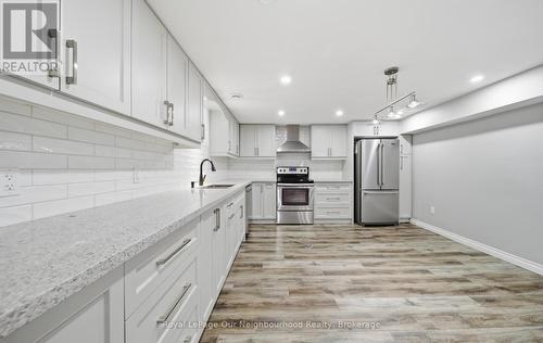 283 Chadburn Street, Oshawa (Central), ON - Indoor Photo Showing Kitchen With Upgraded Kitchen