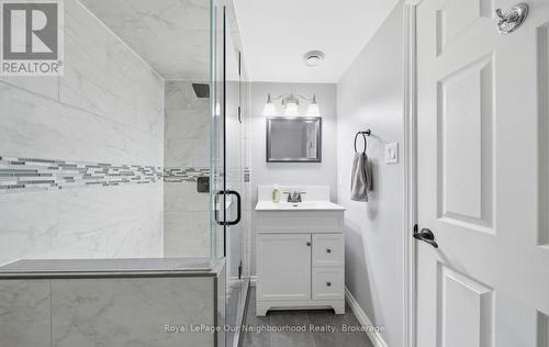 283 Chadburn Street, Oshawa (Central), ON - Indoor Photo Showing Bathroom