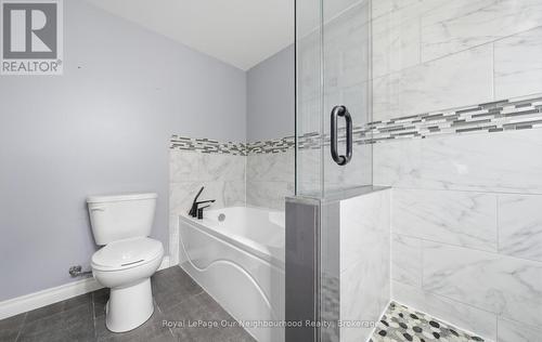 283 Chadburn Street, Oshawa (Central), ON - Indoor Photo Showing Bathroom
