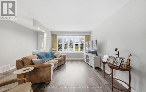 283 Chadburn Street, Oshawa (Central), ON - Indoor Photo Showing Living Room
