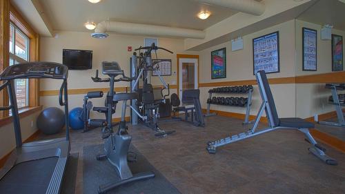 18-130 Colebrook Rd Road, Kamloops, BC - Indoor Photo Showing Gym Room