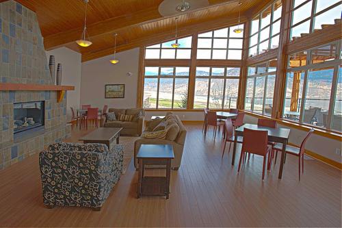 18-130 Colebrook Rd Road, Kamloops, BC - Indoor With Fireplace