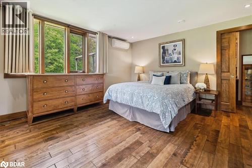 10632 Fifth Line, Milton, ON - Indoor Photo Showing Bedroom