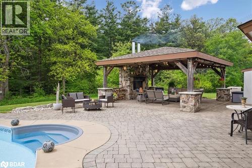 10632 Fifth Line, Milton, ON - Outdoor With In Ground Pool With Backyard