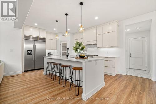 18 Raycroft Drive, Belleville (Thurlow Ward), ON - Indoor Photo Showing Kitchen With Upgraded Kitchen