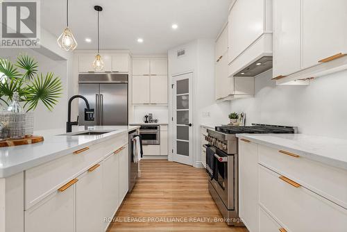 18 Raycroft Drive, Belleville (Thurlow Ward), ON - Indoor Photo Showing Kitchen With Upgraded Kitchen