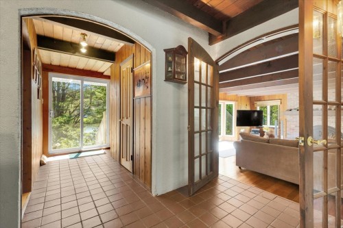 Sous-sol - 925 Ch. Du Lac, Saint-Sauveur, QC - Indoor Photo Showing Living Room With Fireplace