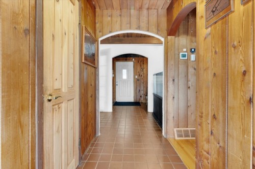 Garage - 925 Ch. Du Lac, Saint-Sauveur, QC - Indoor Photo Showing Garage