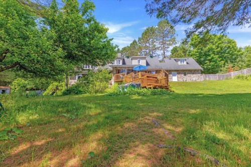 Cour - 925 Ch. Du Lac, Saint-Sauveur, QC - Outdoor With Deck Patio Veranda