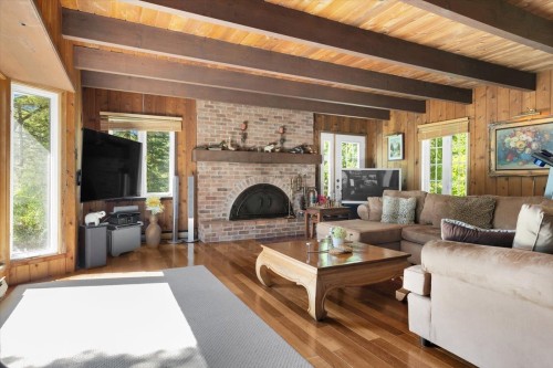 Cuisine - 925 Ch. Du Lac, Saint-Sauveur, QC - Indoor Photo Showing Kitchen With Double Sink