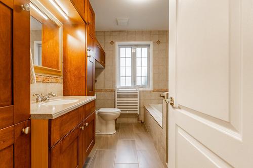 Salle de bains - 43 Av. Bayview, Pointe-Claire, QC - Indoor Photo Showing Bathroom