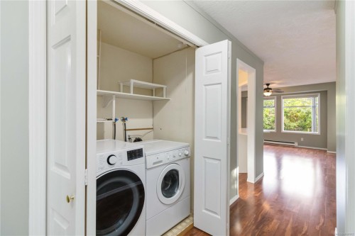 104-3263 Alder St, Victoria, BC - Indoor Photo Showing Laundry Room