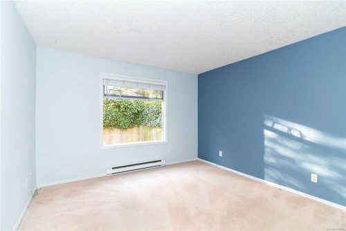 104-3263 Alder St, Victoria, BC - Indoor Photo Showing Other Room