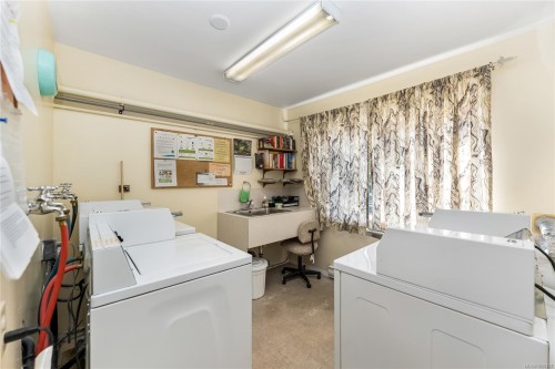 302-1000 Mcclure St, Victoria, BC - Indoor Photo Showing Laundry Room