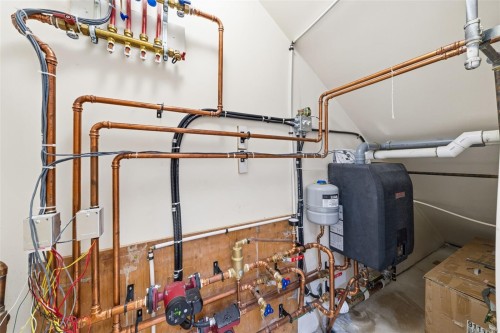 4-2830 Irma St, Victoria, BC 