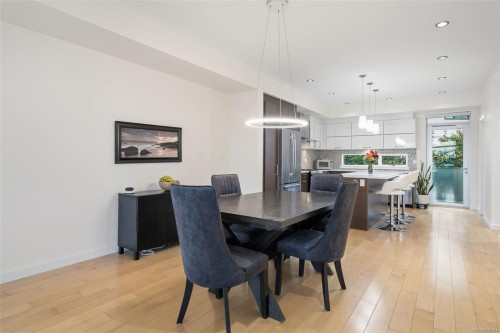 4-2830 Irma St, Victoria, BC 