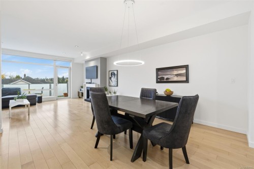 4-2830 Irma St, Victoria, BC 