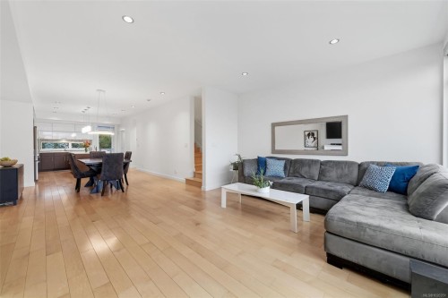 4-2830 Irma St, Victoria, BC 