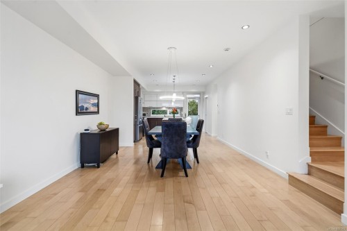 4-2830 Irma St, Victoria, BC 