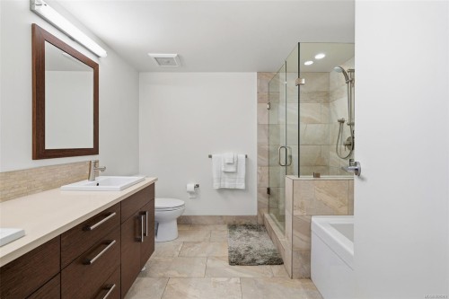 4-2830 Irma St, Victoria, BC 