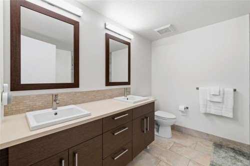 4-2830 Irma St, Victoria, BC 