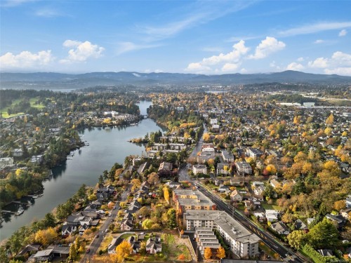 4-2830 Irma St, Victoria, BC 