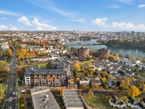 4-2830 Irma St, Victoria, BC 