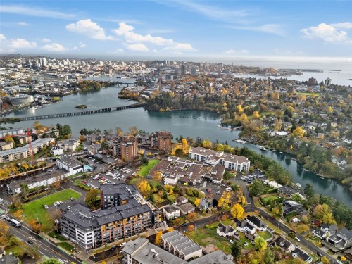 4-2830 Irma St, Victoria, BC 