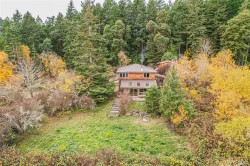 210 Epron Rd  Salt Spring, BC V8K 1C7