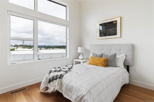 32-4253 Dieppe Rd, Saanich, BC 