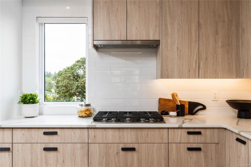 32-4253 Dieppe Rd, Saanich, BC 