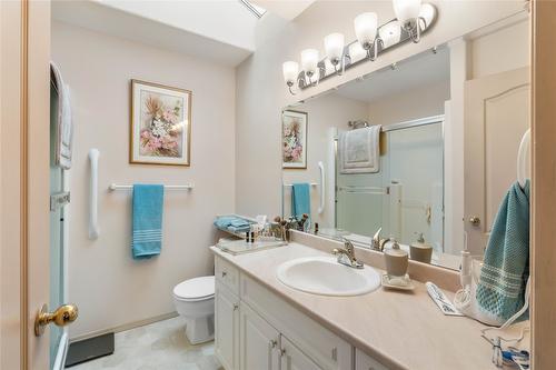 6-1575 Springhill Drive, Kamloops, BC - Indoor Photo Showing Bathroom