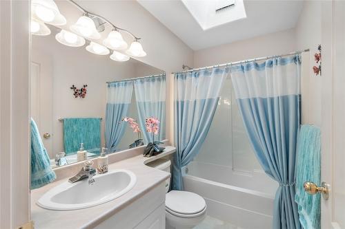 6-1575 Springhill Drive, Kamloops, BC - Indoor Photo Showing Bathroom