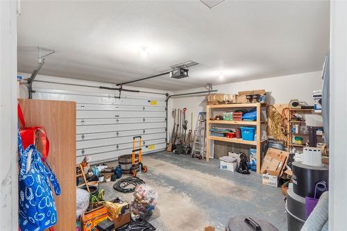 6-1575 Springhill Drive, Kamloops, BC - Indoor Photo Showing Garage