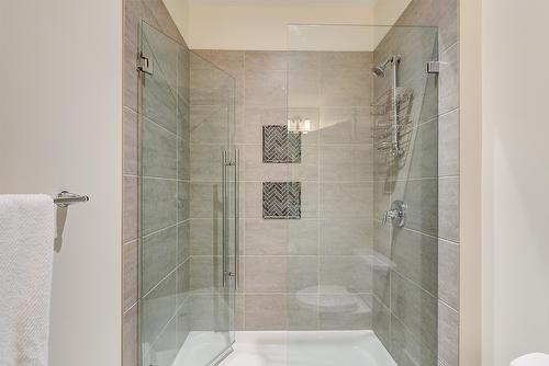 11-1960 Klo Road, Kelowna, BC - Indoor Photo Showing Bathroom