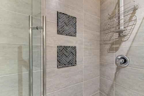 11-1960 Klo Road, Kelowna, BC - Indoor Photo Showing Bathroom