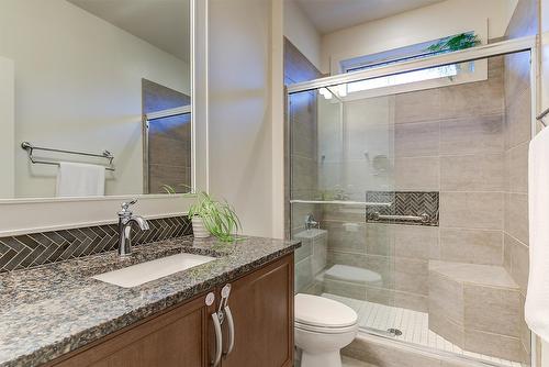 11-1960 Klo Road, Kelowna, BC - Indoor Photo Showing Bathroom