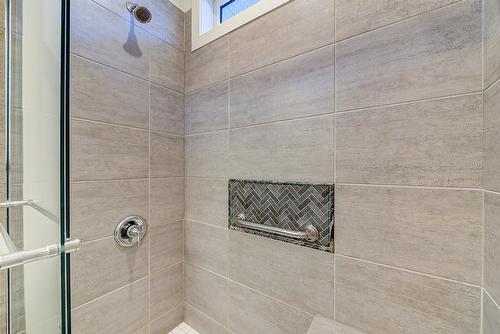 11-1960 Klo Road, Kelowna, BC - Indoor Photo Showing Bathroom