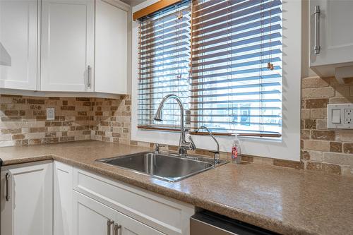 14-2180 Fletcher Street, Armstrong, BC - Indoor Photo Showing Kitchen