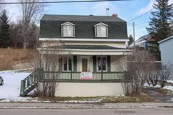 49 Rue de la Donohue  Clermont, QC G4A 1A6