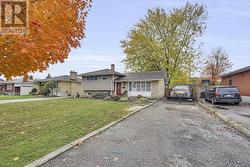 Long laneway 4 car parking - 